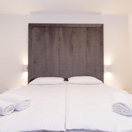 Apartmani I Sobe Pejacevic Osijek Exteriör bild