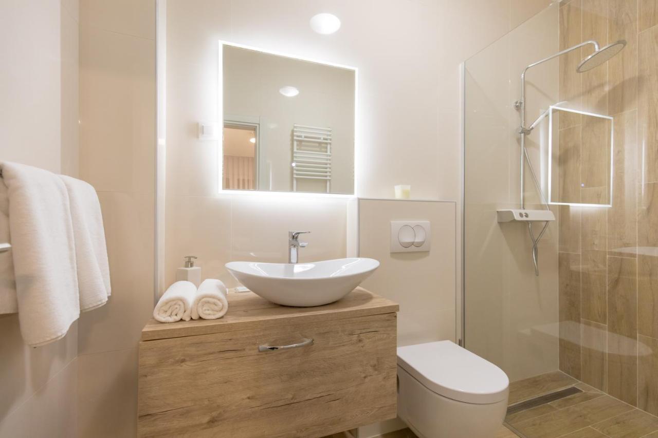Apartmani I Sobe Pejacevic Osijek Exteriör bild