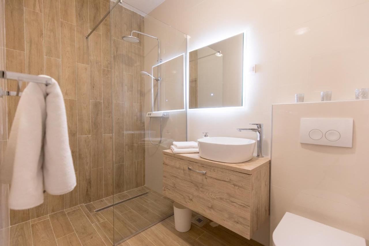Apartmani I Sobe Pejacevic Osijek Exteriör bild